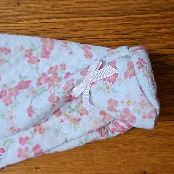 NEW! Laura Ashley "Sleep and Play" Onesie Footed One-piece 0-3 months NWT - Picture 5 of 5